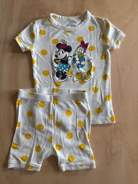 Gap x Minnie Mouse + Daisy Duck shortie pjs • size 4 little kid • organic cotton